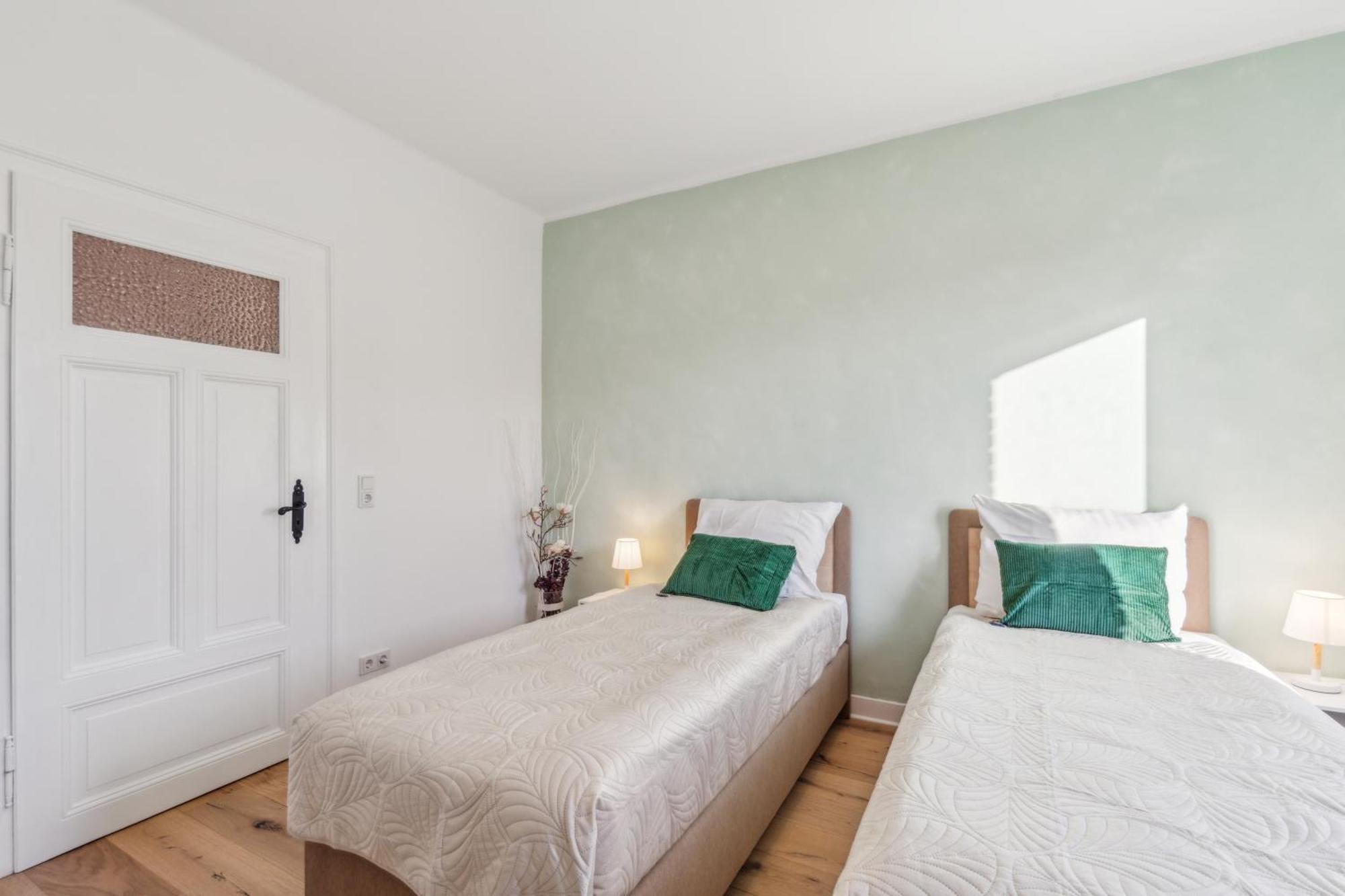 Home-on Apartment *